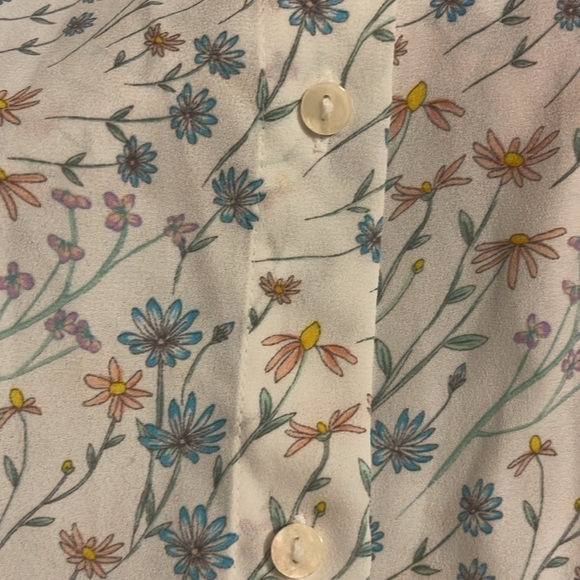Violet + Claire women’s M. White & blues, pinks, yellows, & greens Floral Blouse - Picture 12 of 12